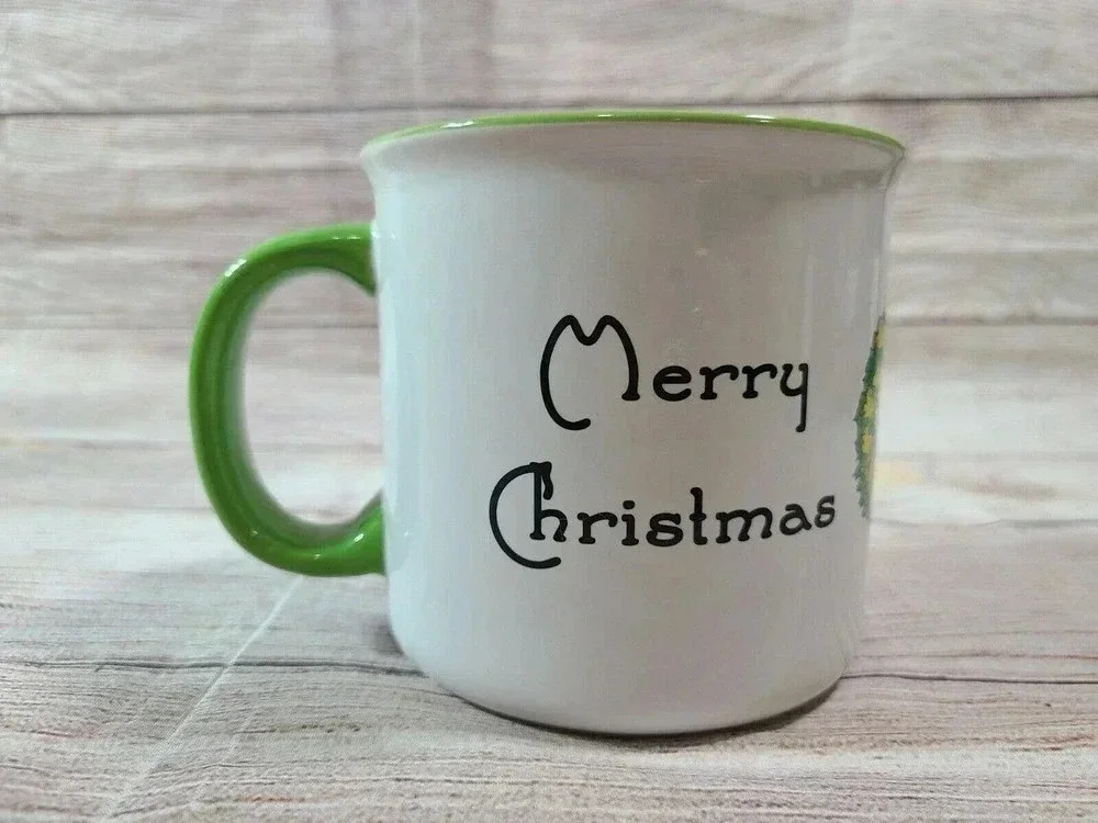 Gibson Peanuts Merry Christmas Coffee Mug Cup Green White Oversized - Picture 3 of 5